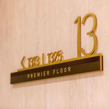 布里斯班阿莫拉酒店 外观 照片 Floor sign of the 13th floor of the hotel